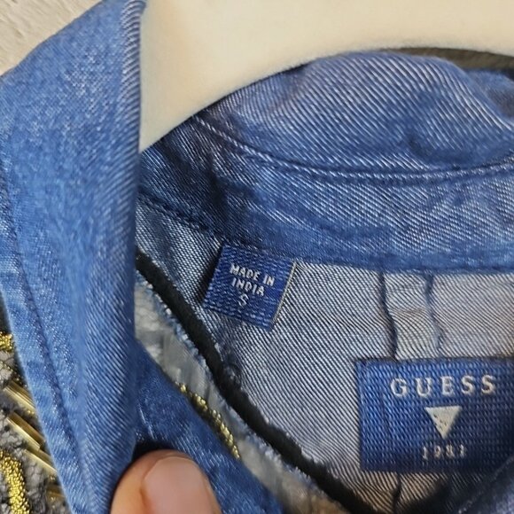 Guess Button Up Sleeveless Tunic Womens Size S Blue Chambray Beaded Lace Lyocell - Picture 4 of 9